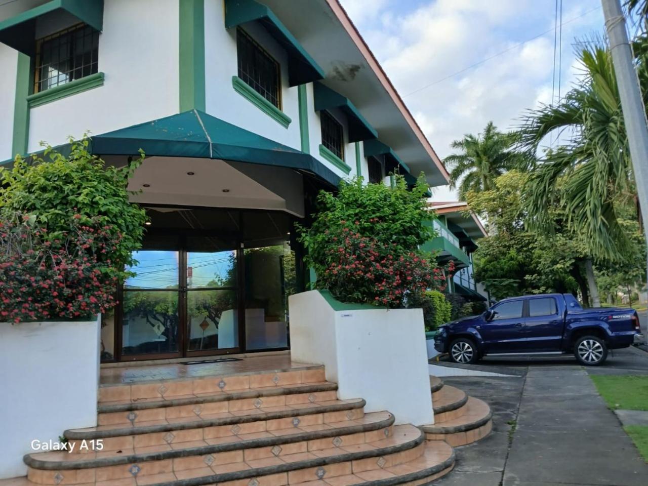 Hotel Brandts Los Robles De San Juan 마나과 외부 사진
